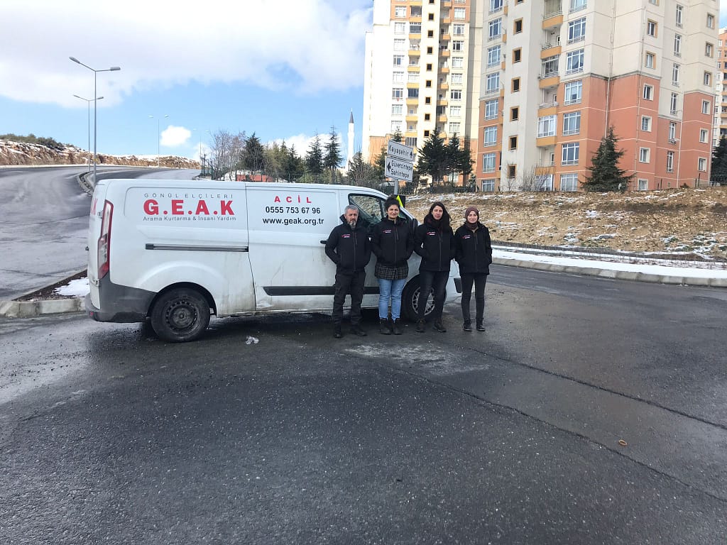 Ekiplerimiz karla mücadele çalışmasında